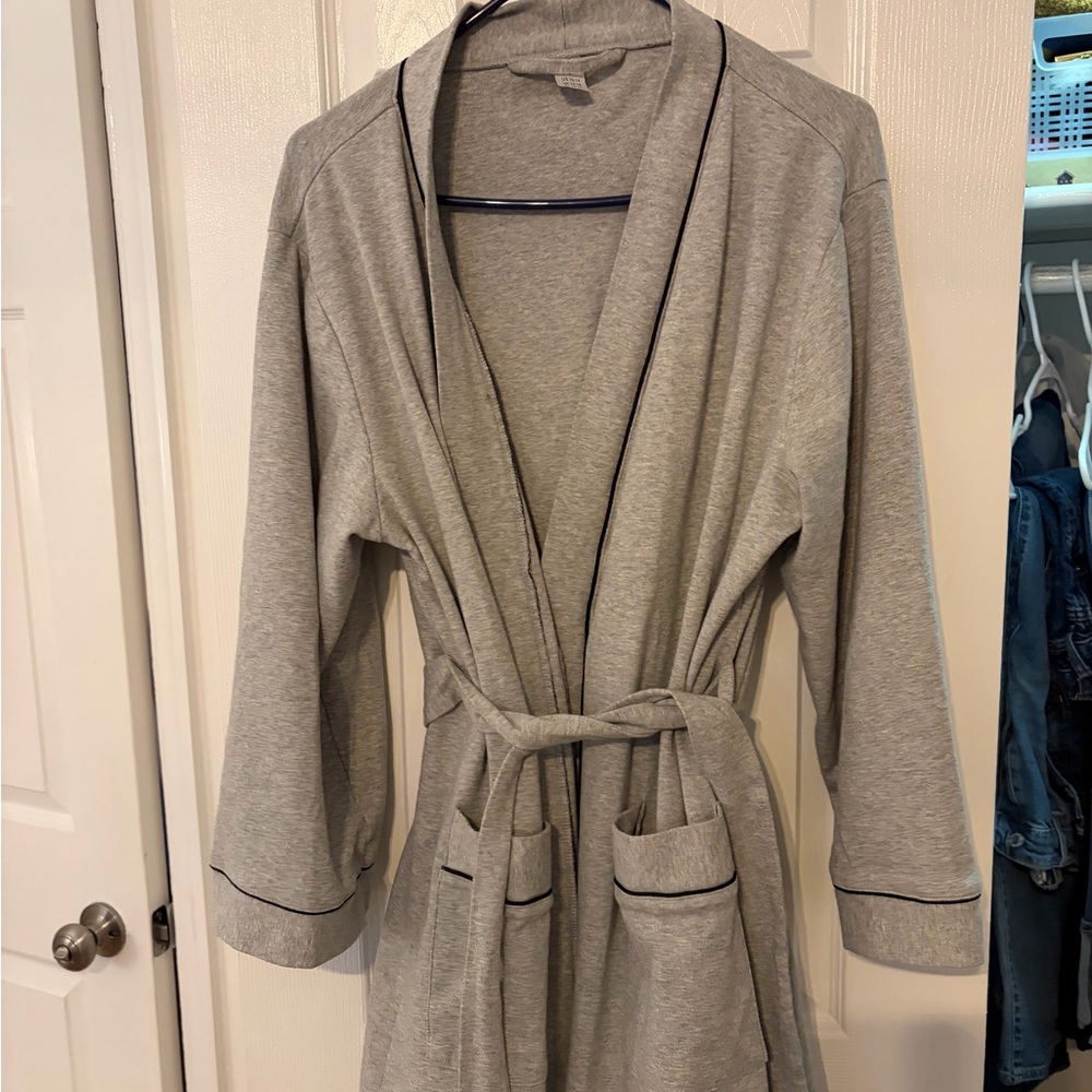 Comfy and casual Gray Women's Robe with Black Piping